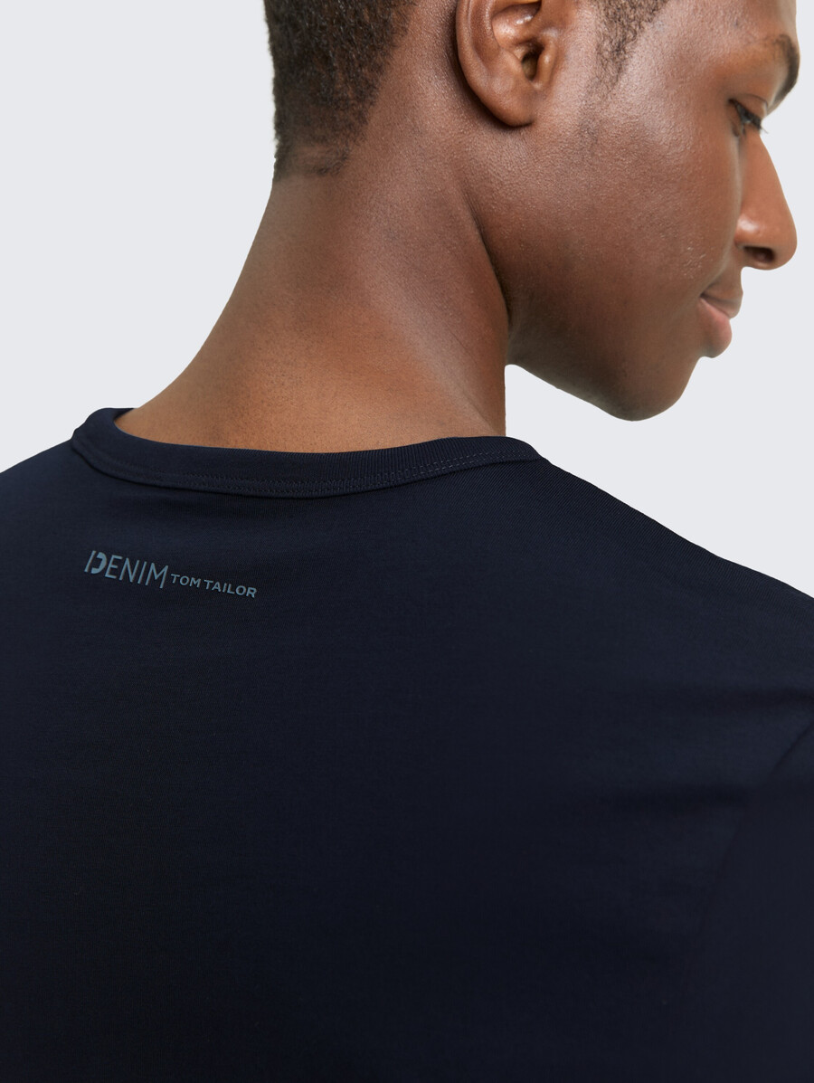 t-shirt en coton coupe ajustée
