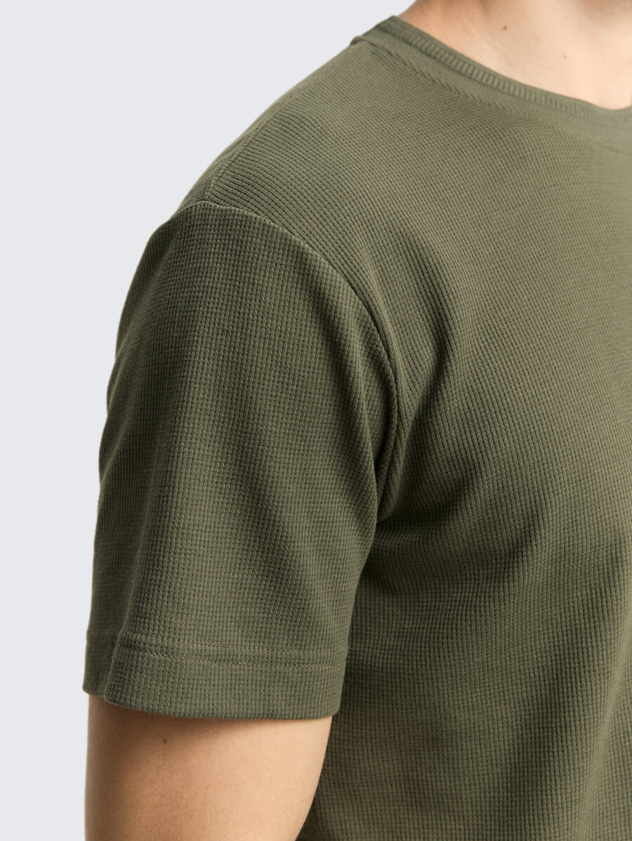 t-shirt à texture gaufrée