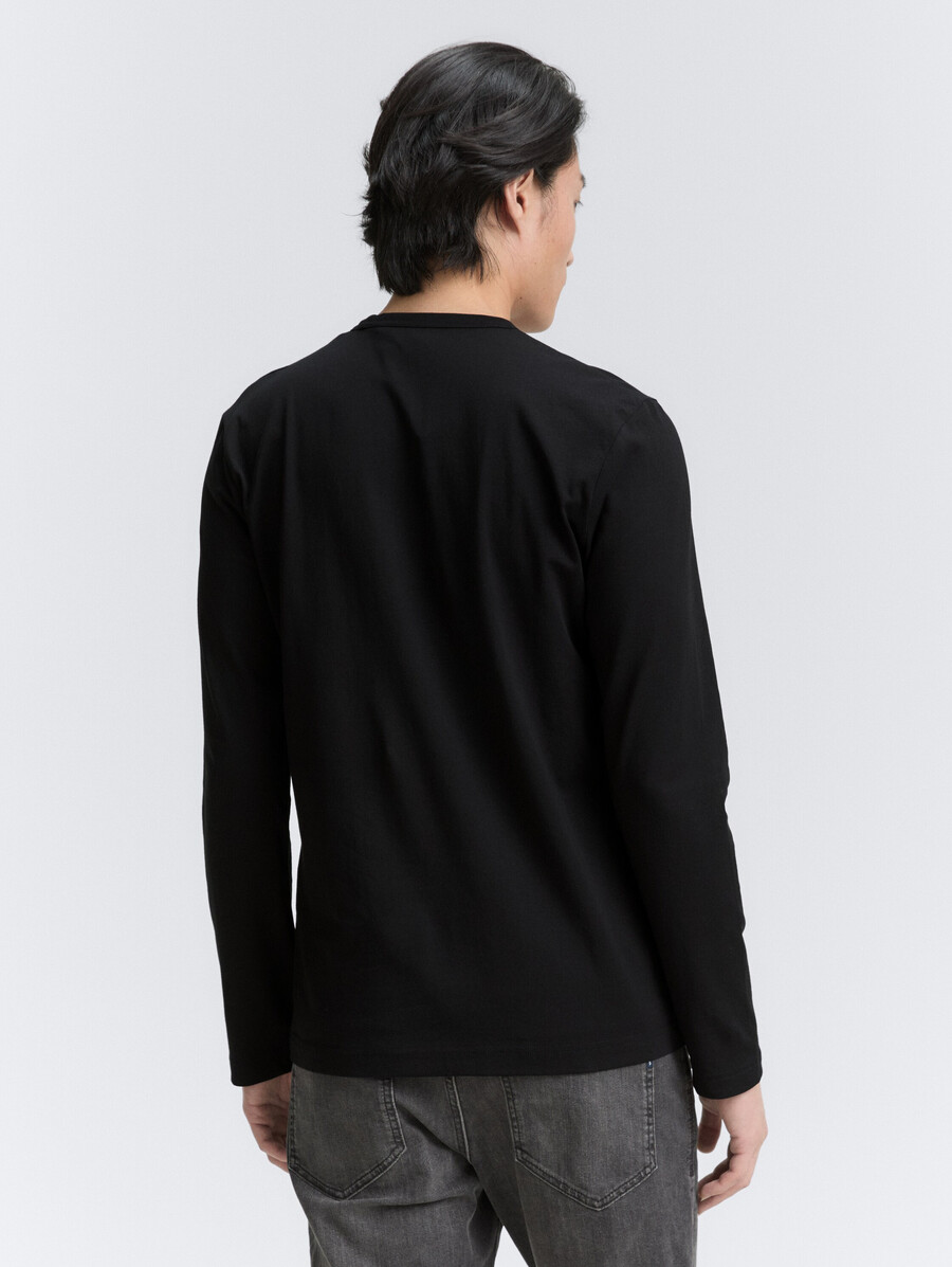 chemise à manches longues coupe ajustée et extensible