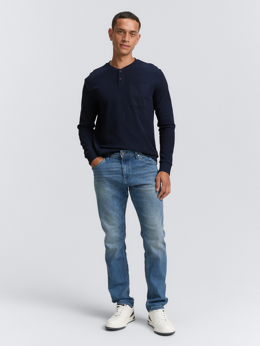 chemise henley côtelée à manches longues avec poche poitrine