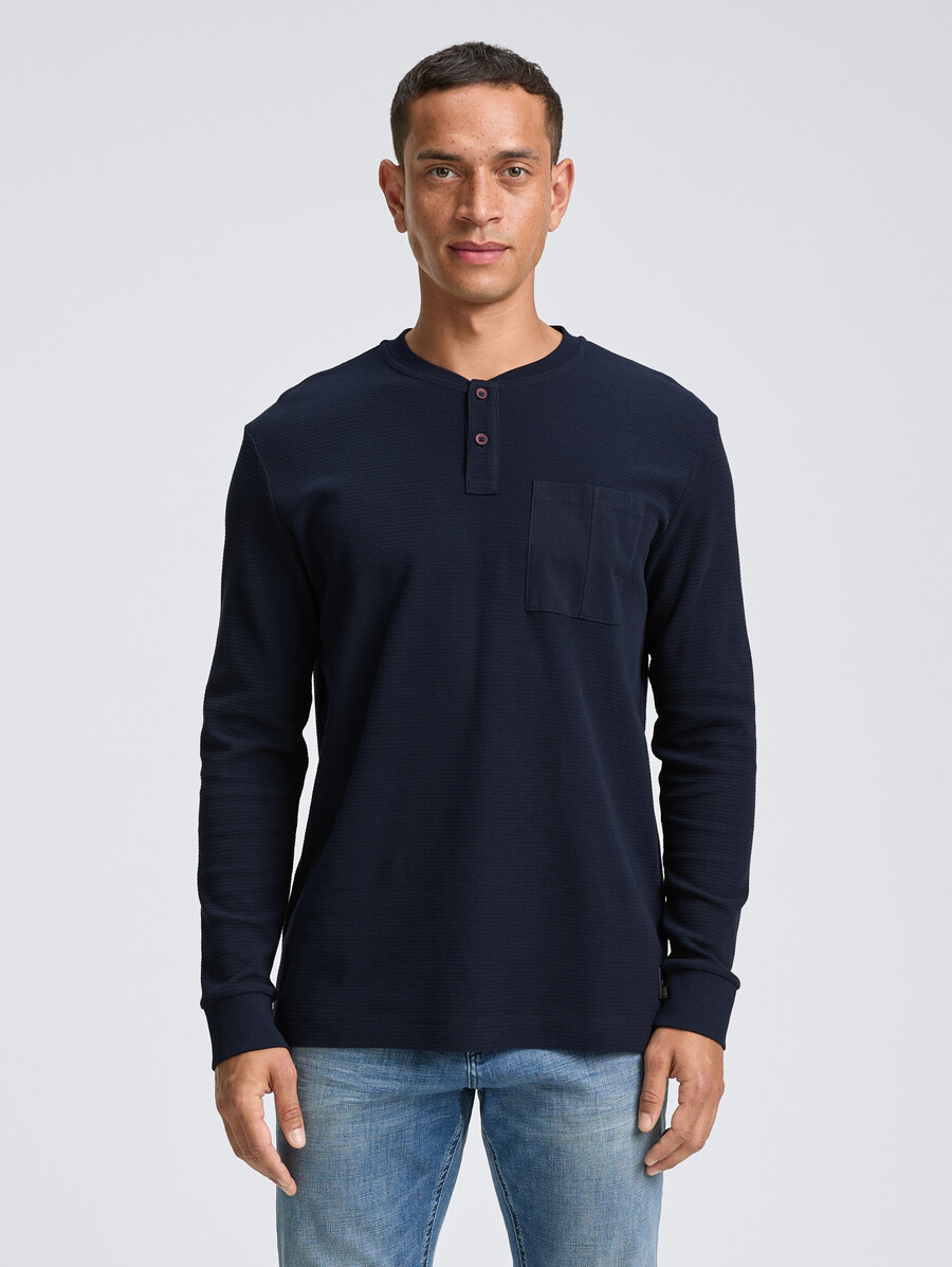chemise henley côtelée à manches longues avec poche poitrine