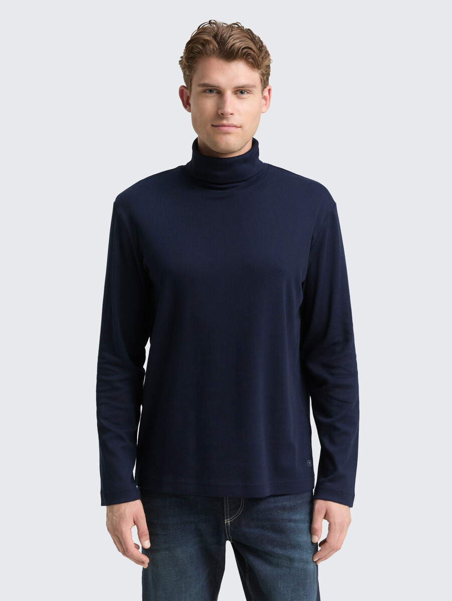 chemise à col roulé basique