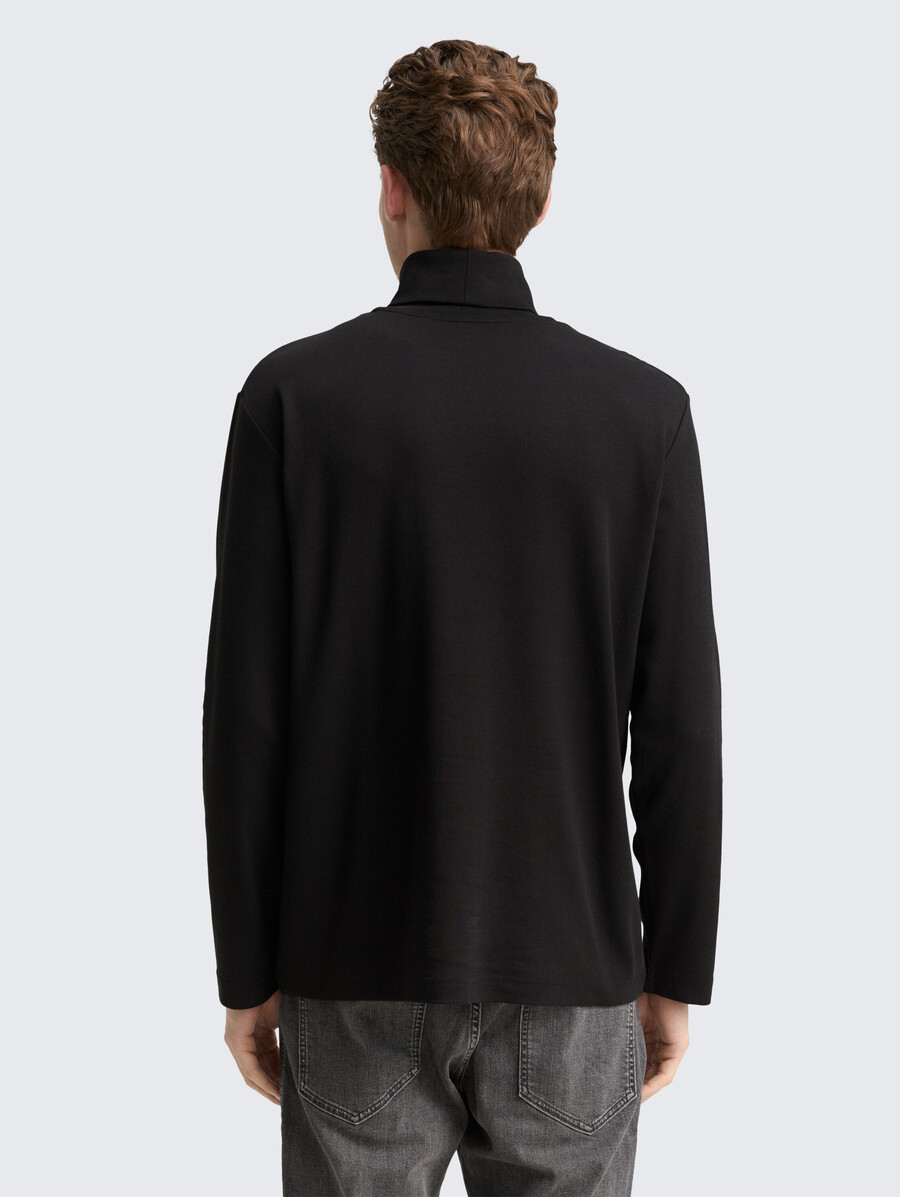 chemise à col roulé basique