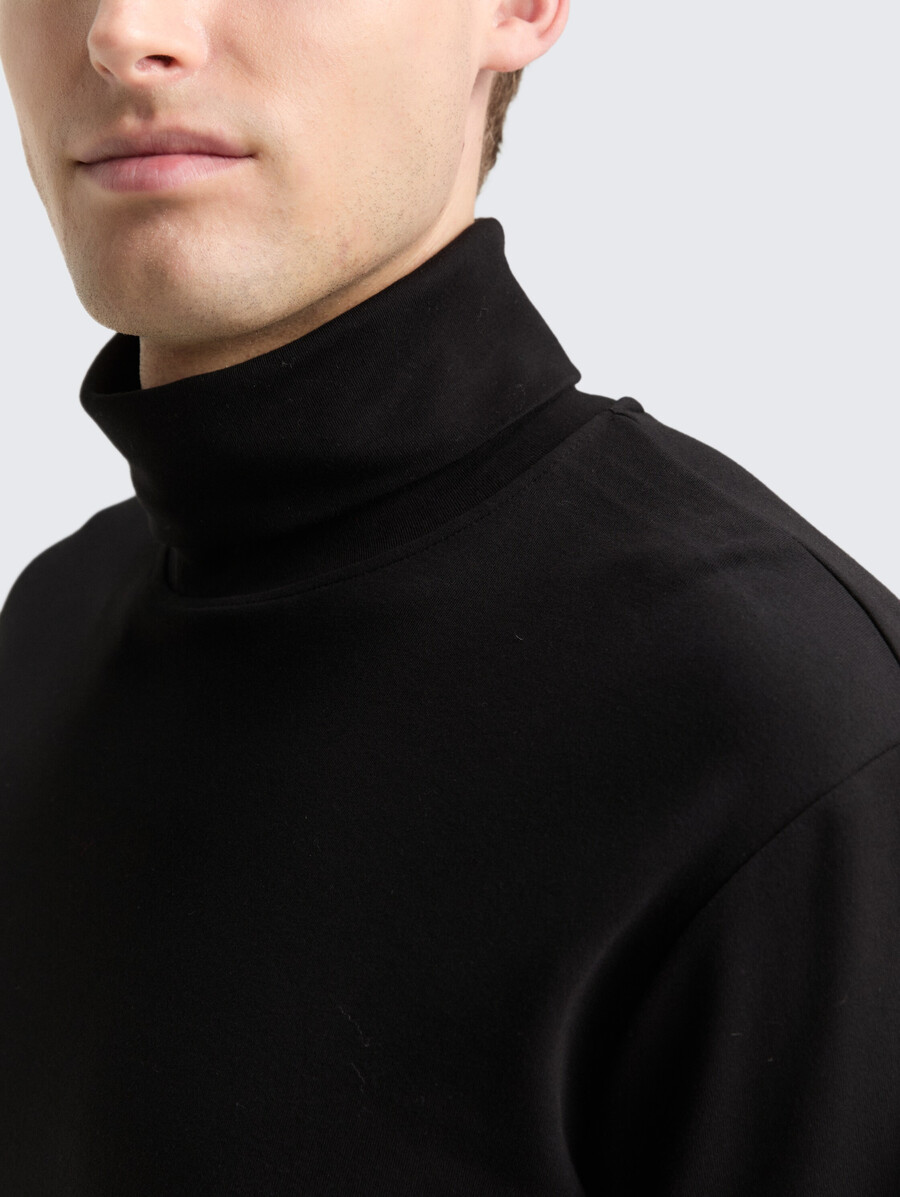 chemise à col roulé basique