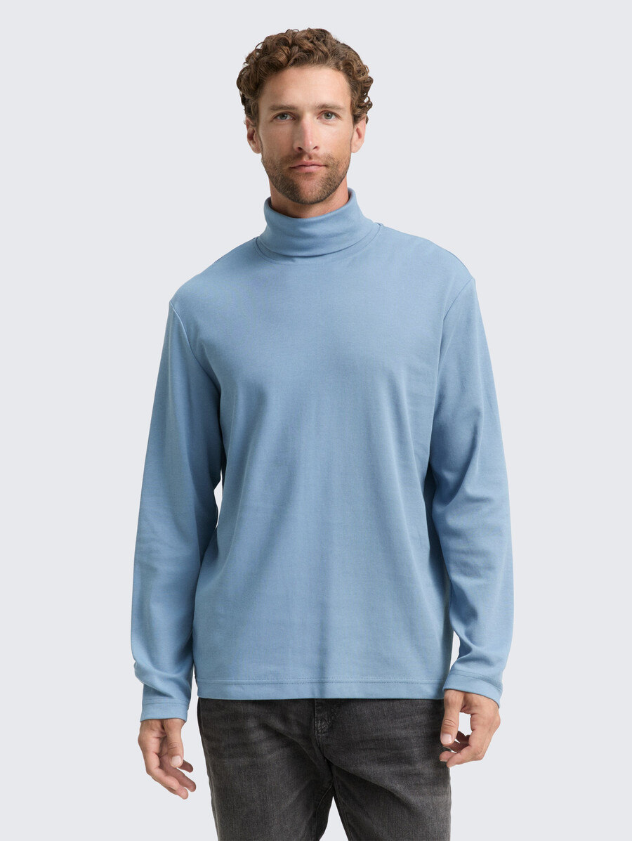 chemise à col roulé basique