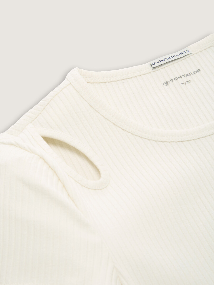 t-shirt côtelé avec découpes
