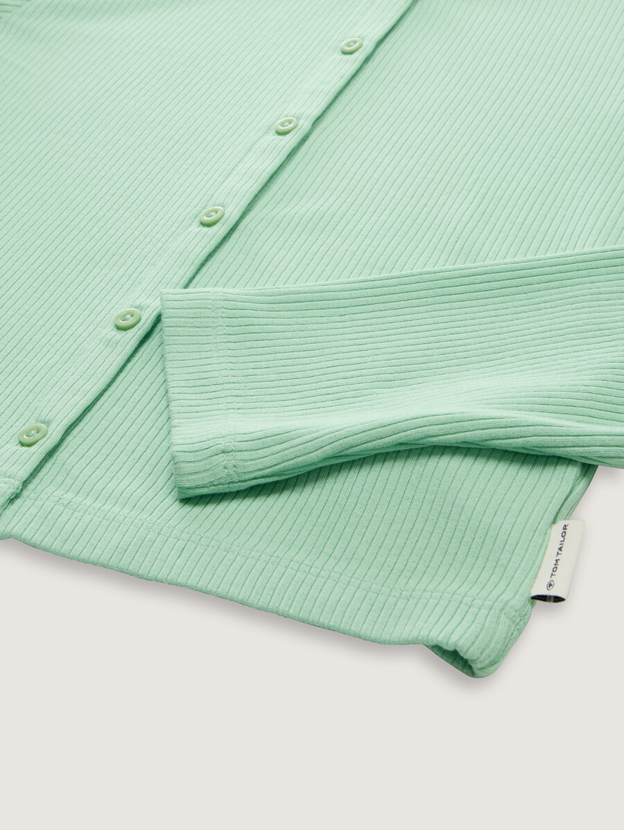 chemise courte à manches longues avec patte de boutonnage