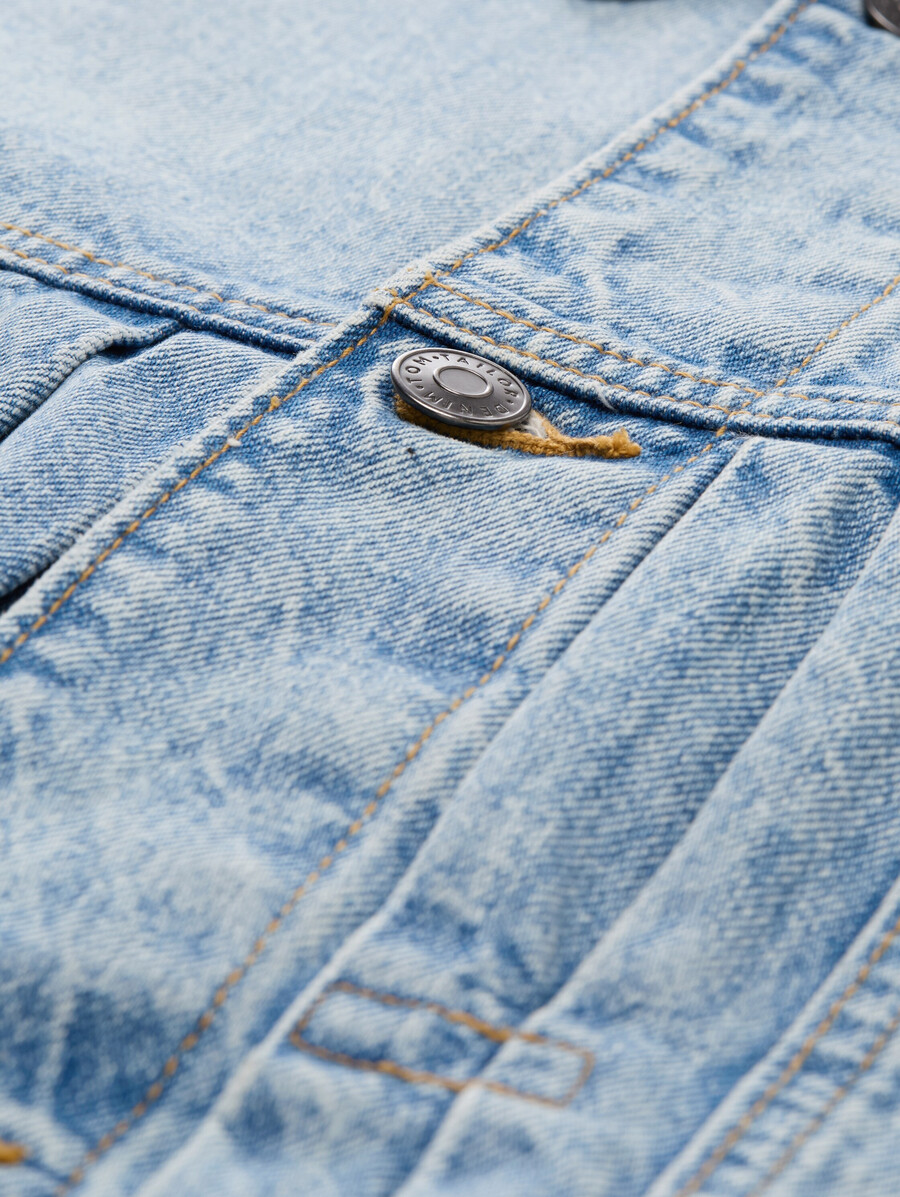 veste en jean coupe décontractée avec poches poitrine