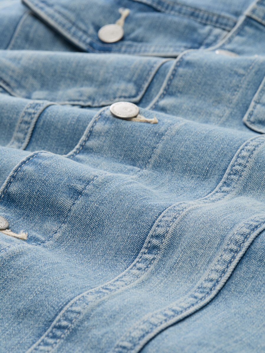 veste en jean effet délavé