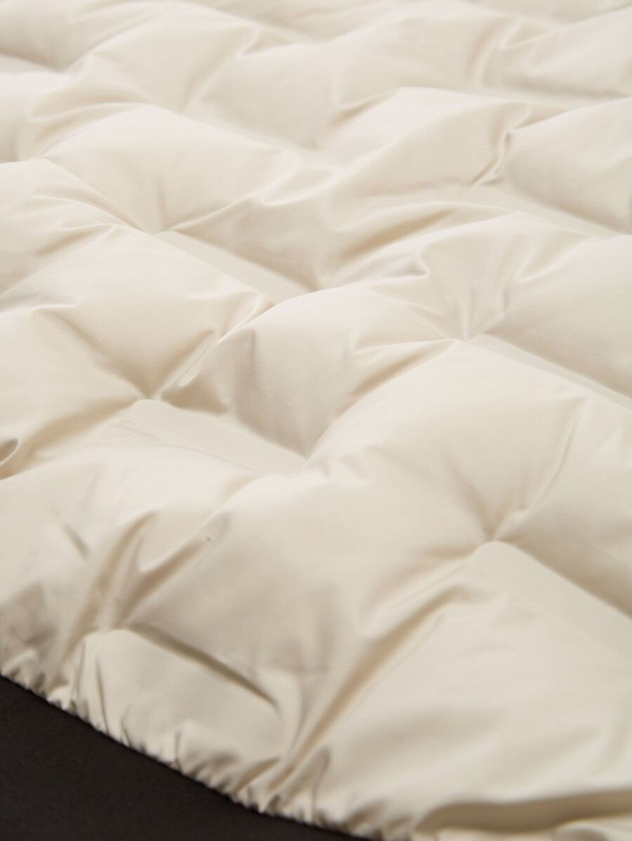 veste matelassée hybride légère à capuche et col montant